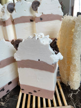 Load image into Gallery viewer, Chocolate chip cookies and cream
